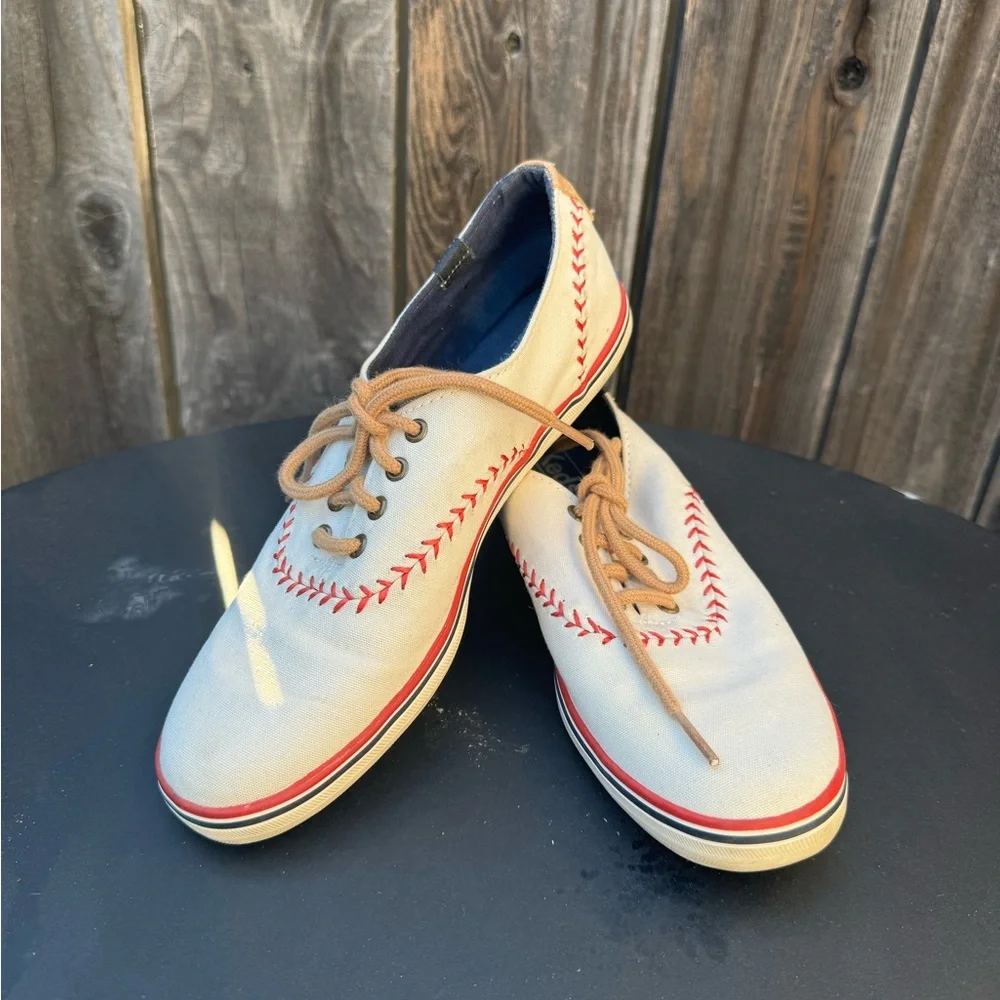 Keds Red and White Women's Kickstart Pennant Baseball Sneaker Size 6.5 lace-up